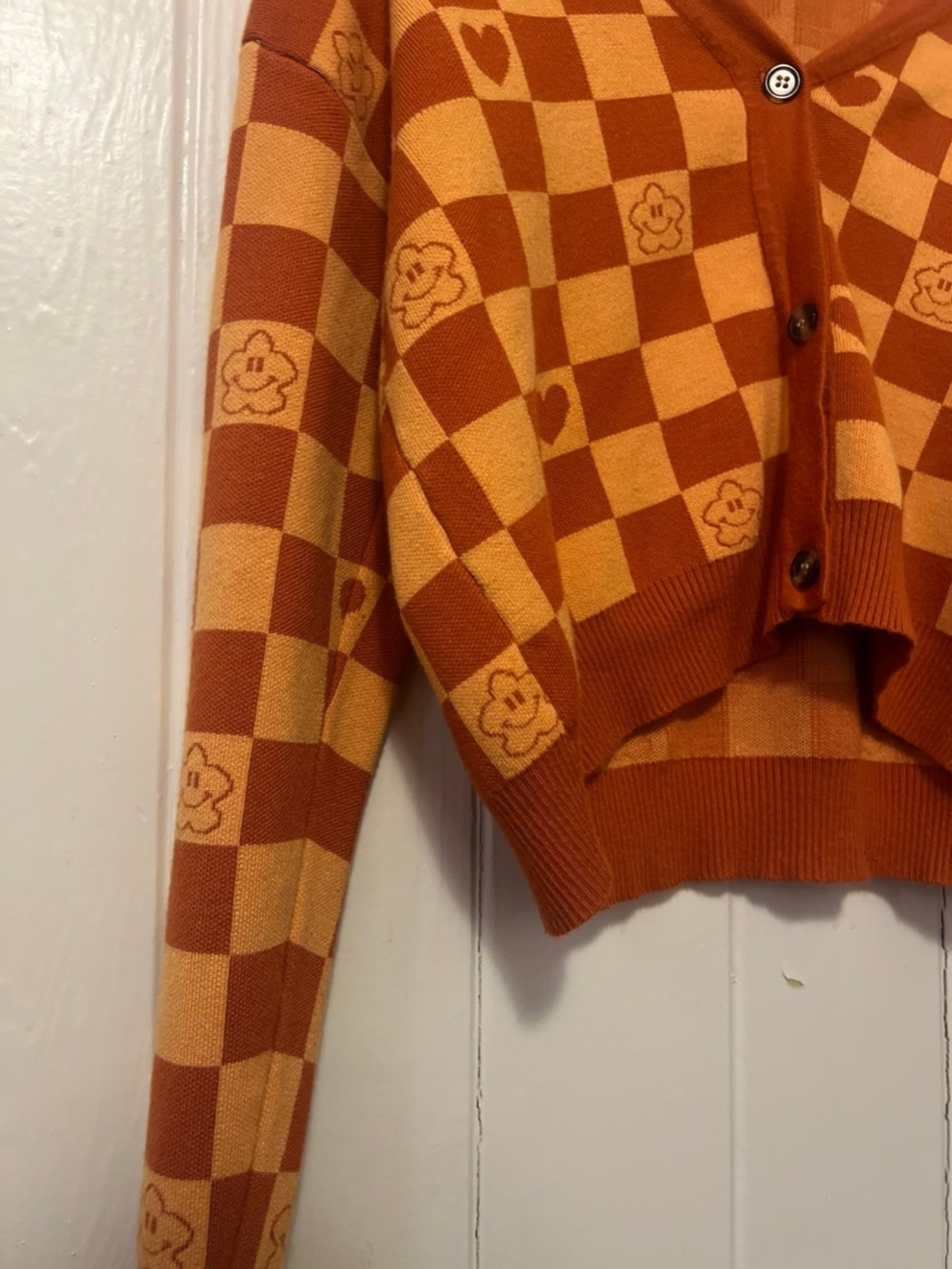 ❤️‍🔥❤️‍🔥Cider Orange & Gold Checkered V-Neck Cardigan - Picture 3 of 4